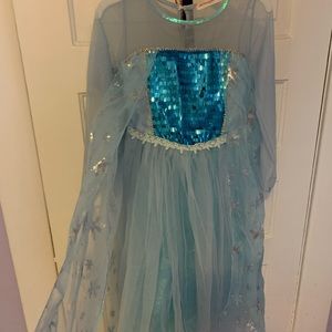 Girl’s Halloween costume, Elsa from Disney Frozen size 8/10